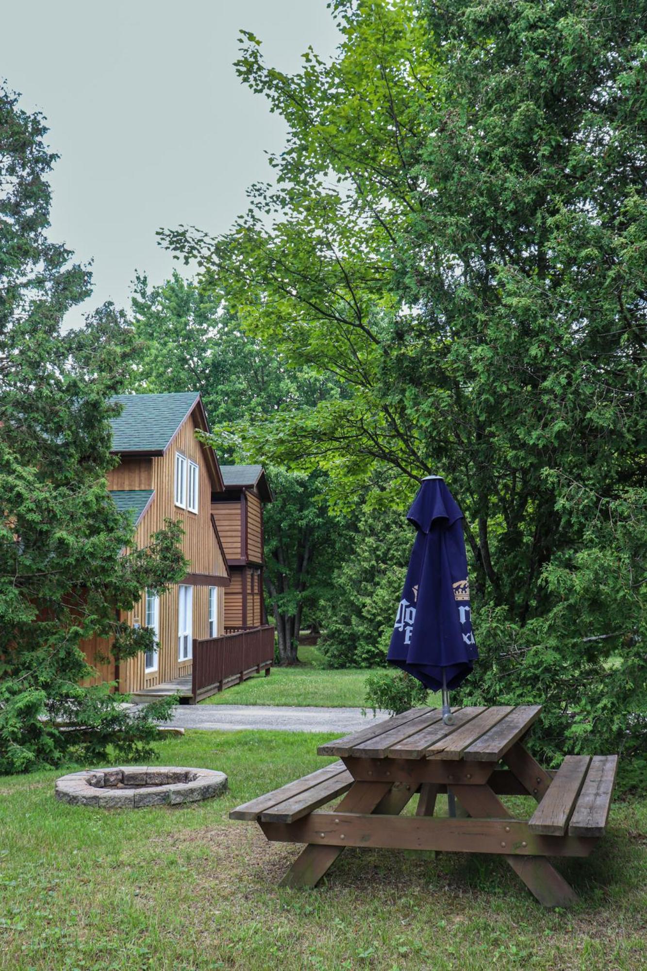 La Bannik Villa Ville-Marie Exterior photo
